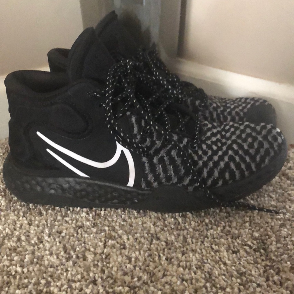 Nike KD Trey 5 VIII Men’s Basketball Shoes